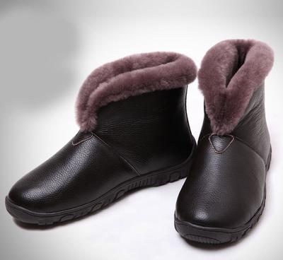 武漢大鵬秋冬新款牛面皮男式室內保暖靴 中筒鏤空馬丁靴 價格、廠家與產品解析